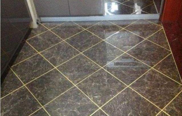 九游娱乐：小尼宅配瓷砖不要用美缝剂填缝了聪明人都这样装(图1)