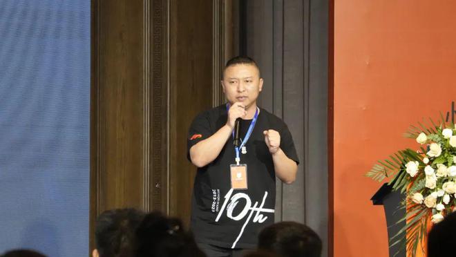 九游娱乐：超防污瓷砖成热销产品！这家陶企找到了新蓝海(图5)
