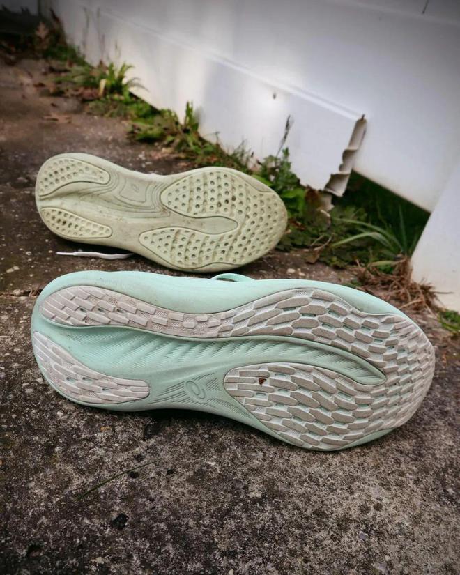 九游娱乐网站：亚瑟士丨与新一代GEL-NIMBUS26一起跑入舒适区！现全场3折起(图6)