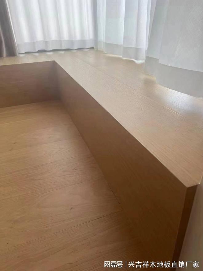 九游娱乐平台：卧室木地板优缺点(图1)