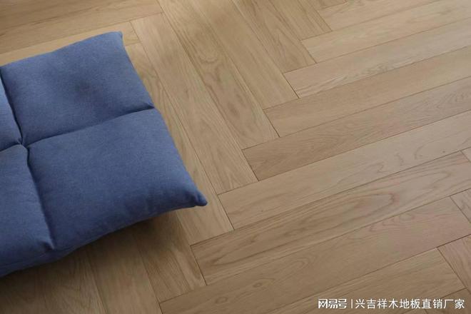 九游娱乐平台：卧室木地板优缺点(图2)