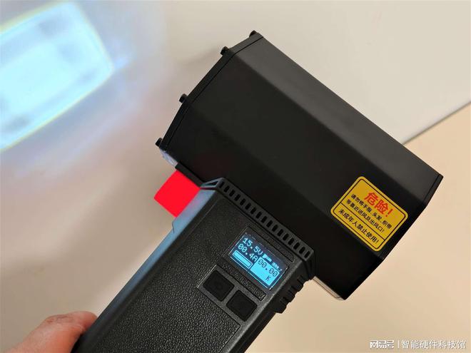 九游娱乐网站：何为无刷涵道电机？菠萝君无刷暴风锤PK有刷涡轮风扇谁值得买？(图19)
