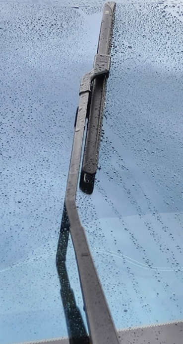 九游娱乐平台：碧日莲花“硅胶镀膜雨刷”：硅胶镀膜技术让驾驶视野更清晰(图2)