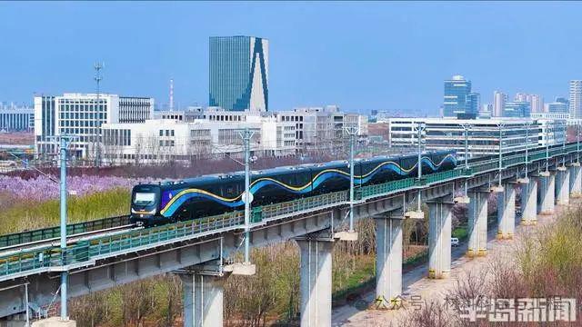 九游娱乐平台：减重11%！全球首列商用碳纤维地铁列车在青问世(图3)
