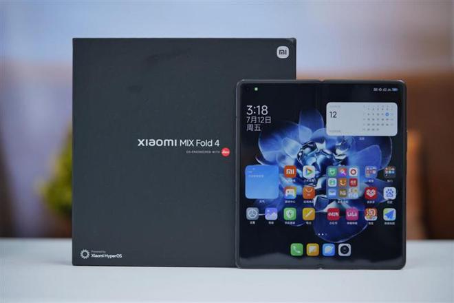 九游娱乐：三代积累终于交出完美答卷！小米MIXFold4首发评测：极致轻薄的满配大折叠(图1)