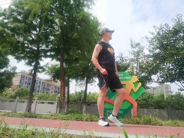 九游娱乐：配置拉满的”空调跑鞋“威量炽速15！不容错过(图3)
