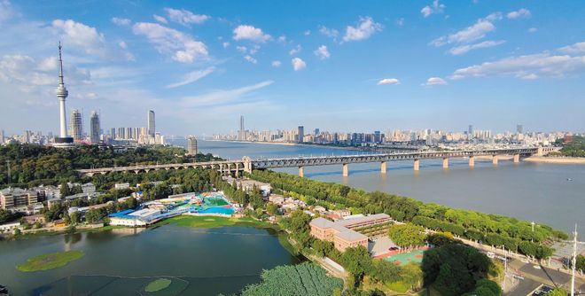 九游娱乐网站：首页【武汉中海寰宇天下】精选笔记【中海寰宇天下】售楼中心(图2)