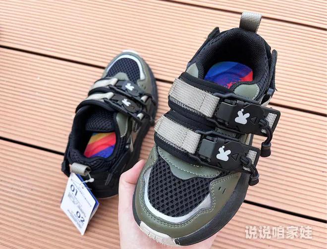 九游娱乐网站：几十元拿下加拿大专柜童鞋明星家宝宝都在穿还是模特大赛御用童鞋(图17)