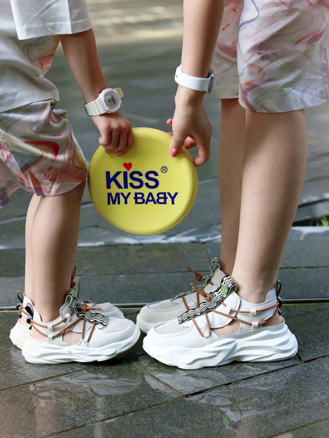 九游娱乐网站：几十元拿下加拿大专柜童鞋明星家宝宝都在穿还是模特大赛御用童鞋(图19)