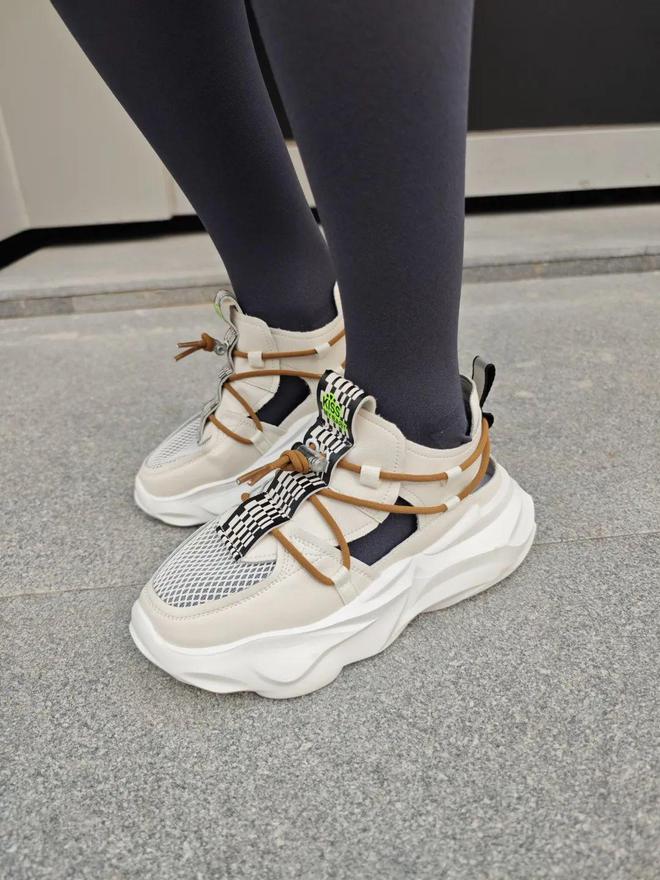 九游娱乐网站：几十元拿下加拿大专柜童鞋明星家宝宝都在穿还是模特大赛御用童鞋(图23)