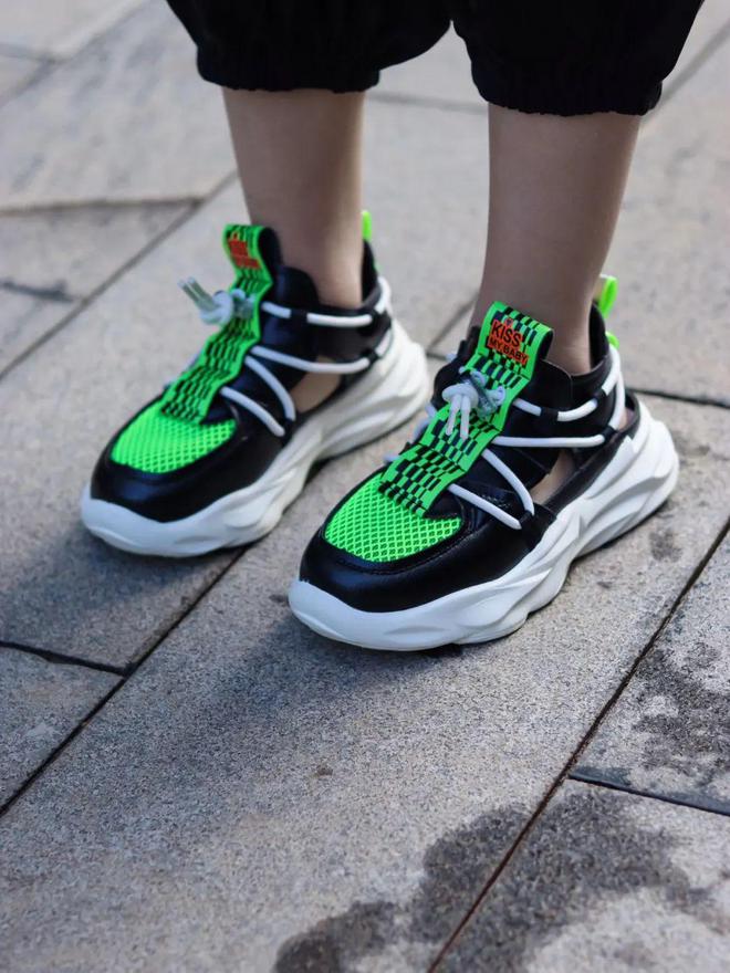 九游娱乐网站：几十元拿下加拿大专柜童鞋明星家宝宝都在穿还是模特大赛御用童鞋(图25)