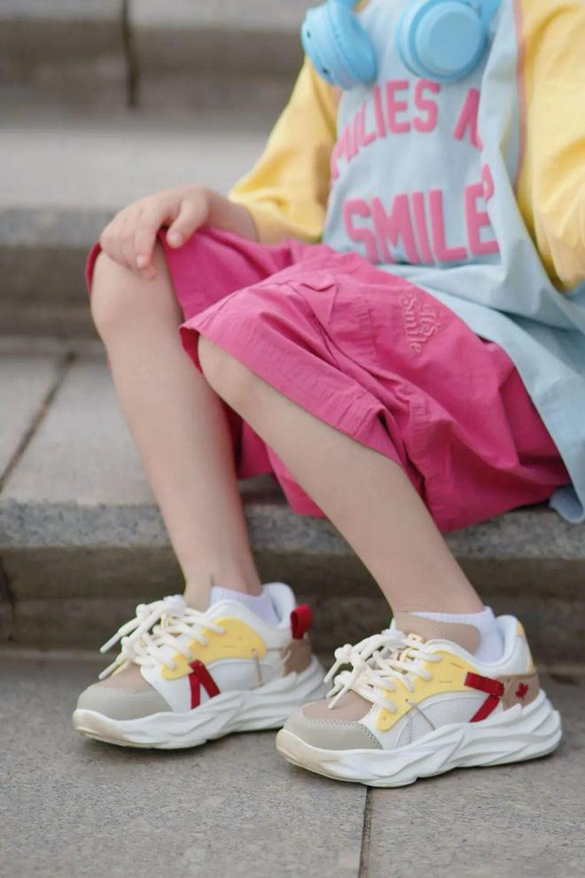 九游娱乐网站：几十元拿下加拿大专柜童鞋明星家宝宝都在穿还是模特大赛御用童鞋(图29)