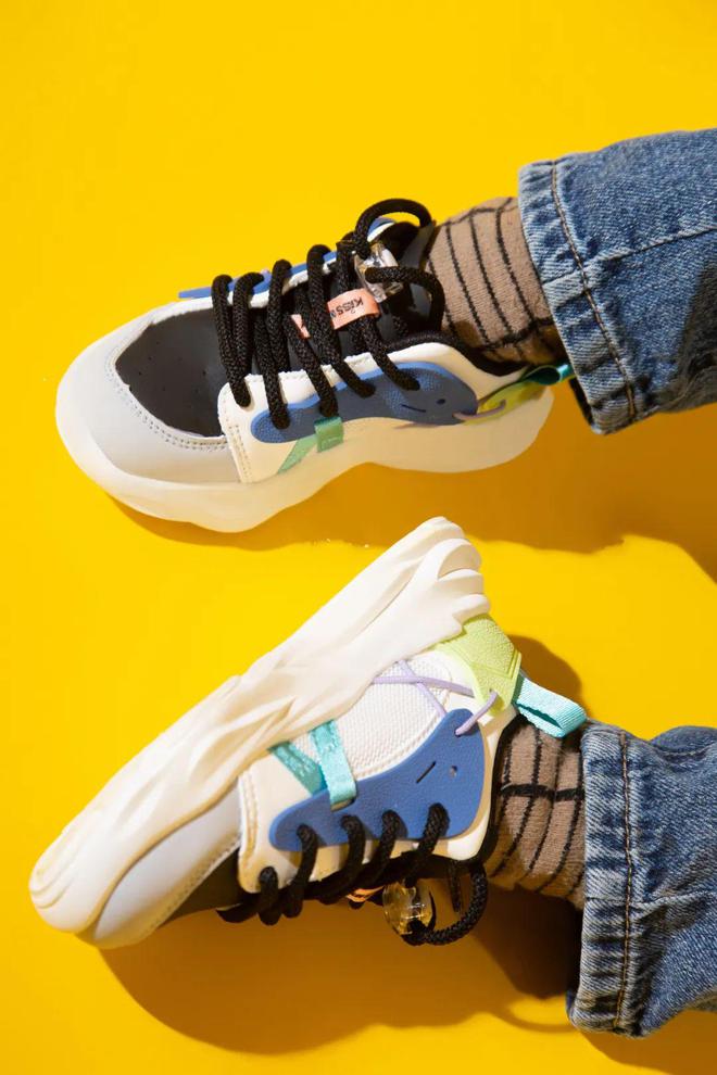 九游娱乐网站：几十元拿下加拿大专柜童鞋明星家宝宝都在穿还是模特大赛御用童鞋(图6)