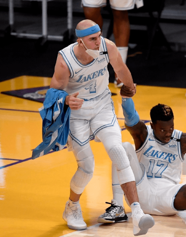 九游娱乐网站：安踏又一新款实战篮球鞋曝光！卡鲁索和鲁尼在NBA赛场上脚！(图2)