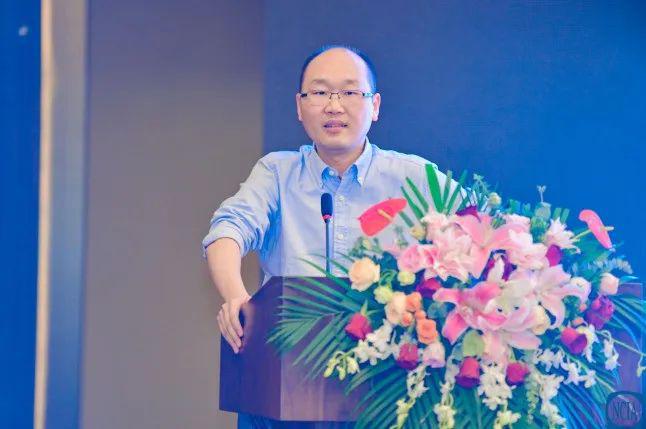九游娱乐：华工团队研发分步杂化新策略造出玻璃状高分子材料(图1)