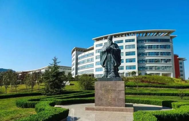 九游娱乐网站：高校向师生免费发放4万双跑鞋一双1299元防滑、耐磨、超省力(图3)
