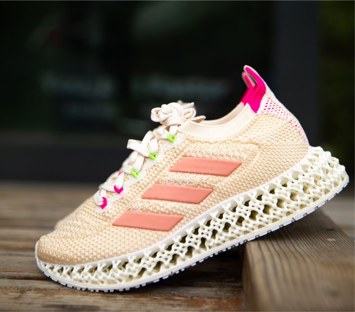 九游娱乐：引领跑鞋新风尚未来感4DFWD系列引爆adidas(图5)