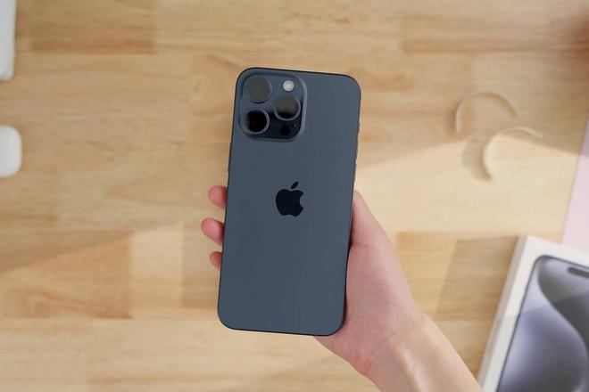九游娱乐平台：iPhone16买到手要不要套壳贴膜？换个思路不套壳能贬值多少钱(图5)