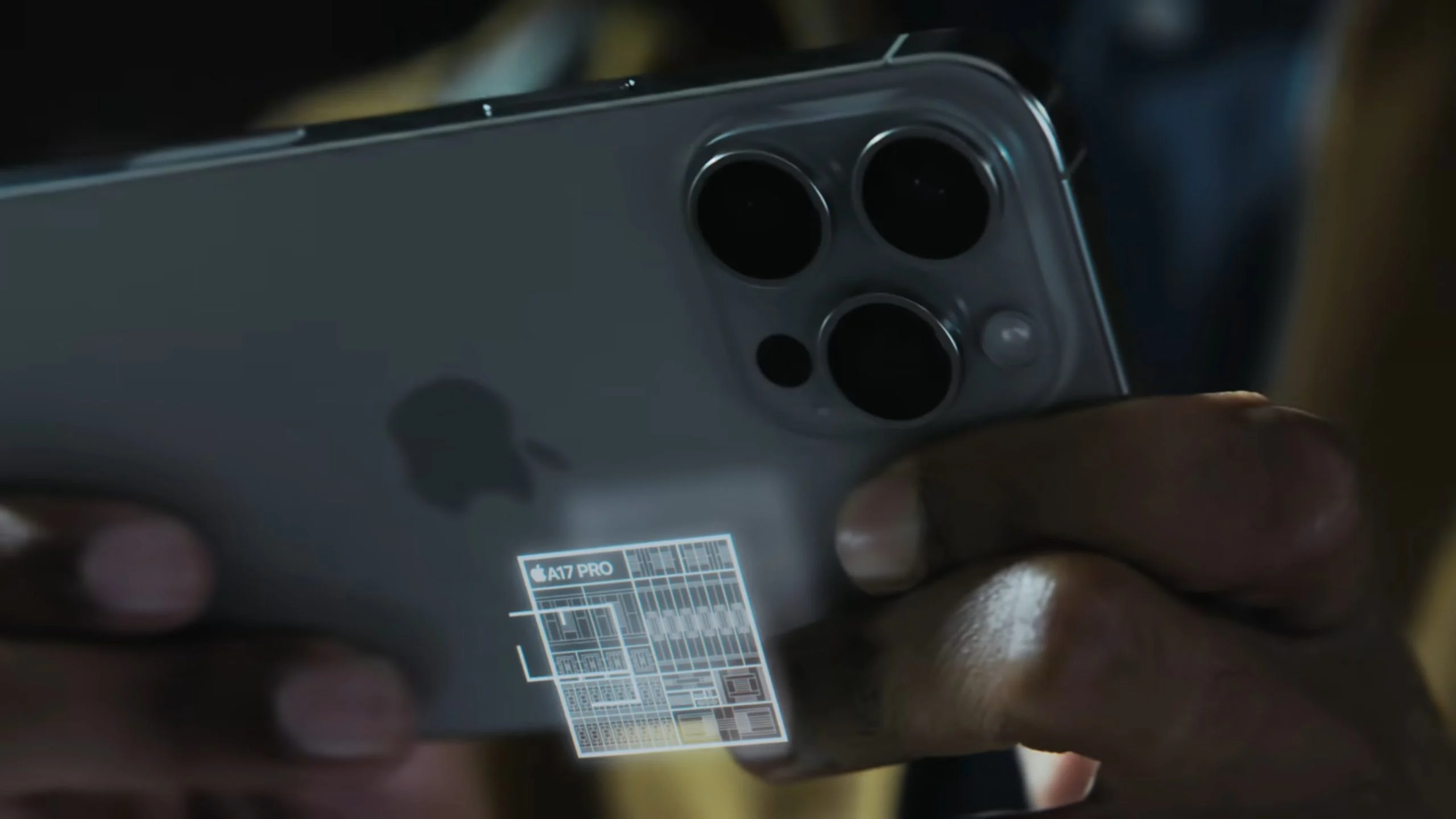 九游娱乐平台：iPhone15Pro钛合金首秀毁于拉胯散热(图4)