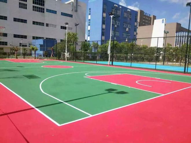 九游娱乐平台：【炫耀蓝体育】硅PU篮球场在现代篮球场建设中的广泛应用(图2)