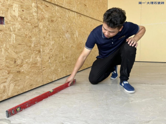 九游娱乐平台：五大核心要素主导揭晓简一大理石瓷砖05毫米密缝铺贴背后的逻辑(图2)