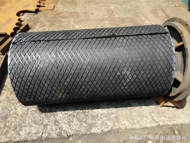九游娱乐平台：滚筒现场冷包胶施工流程详解滚筒包胶操作步骤介绍(图5)