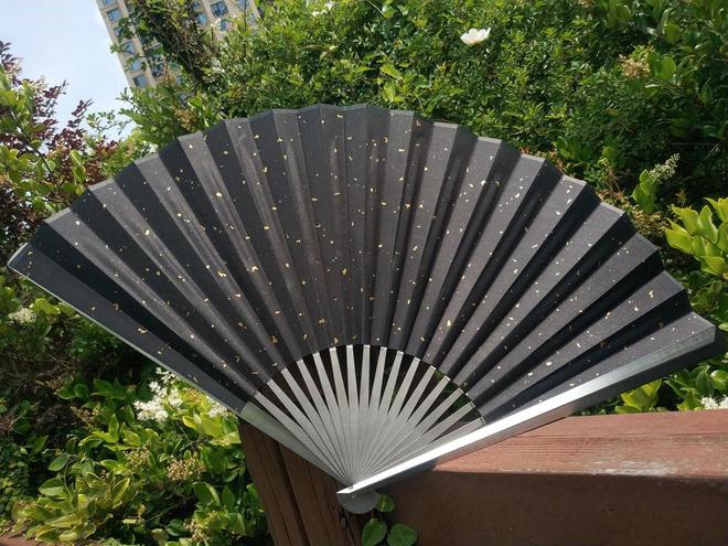 九游娱乐平台：清风徐徐是净是华也是风流：北斗作全钛无扇钉折扇(图13)