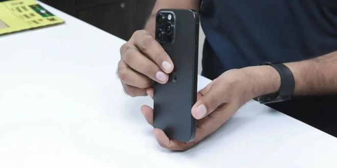 九游娱乐网站：印度版iPhone16ProMax机身测试：全程有点狠！(图4)