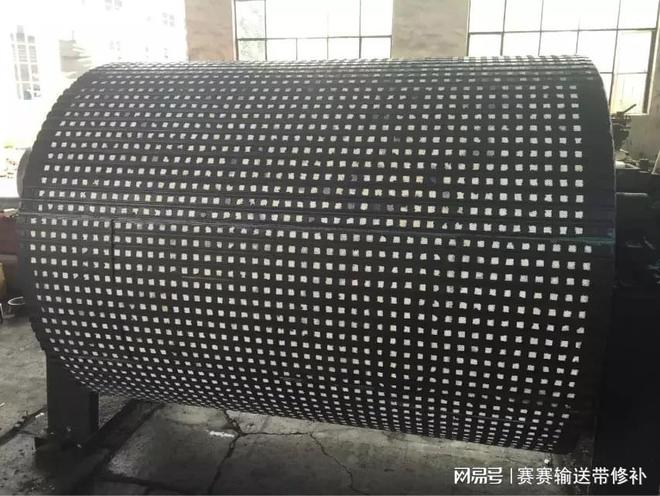 九游娱乐：滚筒冷粘包胶用什么胶板好彼科森耐磨陶瓷橡胶板介绍(图4)
