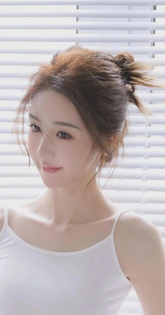 九游娱乐平台：女式开襟免费地暖式网站_女式开襟免费地暖式网站V(图1)
