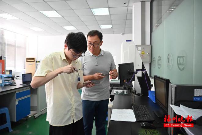 九游娱乐：福州大学这位老师好牛！(图7)
