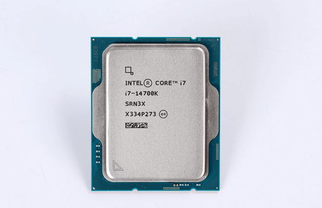 九游娱乐平台：全核58G功耗300W的14700K用啥散热？带屏影驰星曜G360水冷实测(图8)