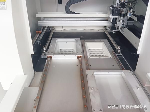 九游娱乐：直线导轨如何助力数控机床实现高精度加工？(图1)