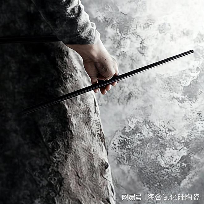 九游娱乐网站：高抗折弯强度耐磨碳化硅陶瓷棒与不锈钢的钎焊性能探讨(图1)