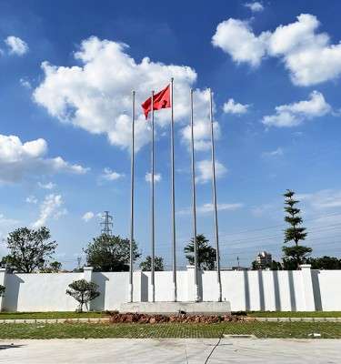 九游娱乐：佛红旗杆您的专属旗杆解决方案(图1)
