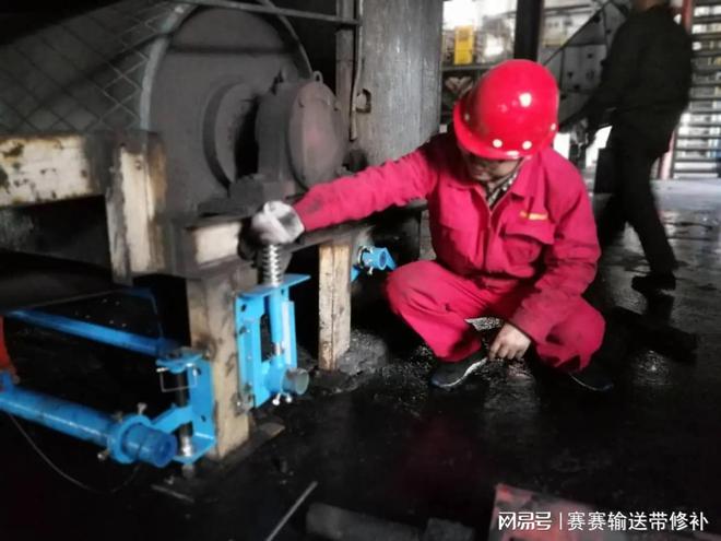 九游娱乐：输送带二级清扫器是什么输送带耳机清扫器的作用及用途(图1)