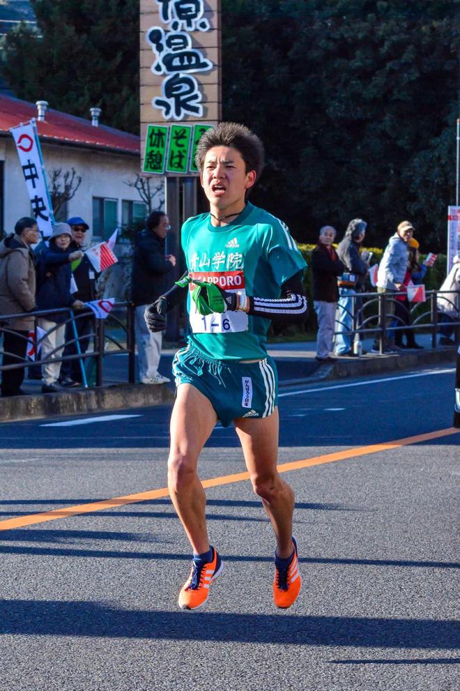 九游娱乐网站：11年8冠只此青绿箱根驿传(图15)