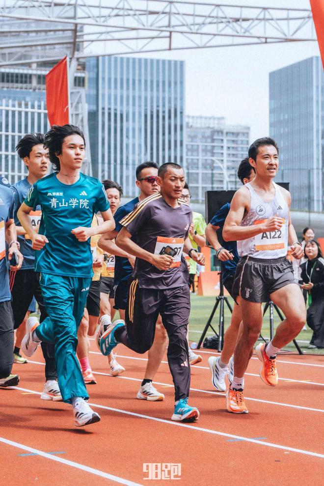 九游娱乐网站：11年8冠只此青绿箱根驿传(图17)
