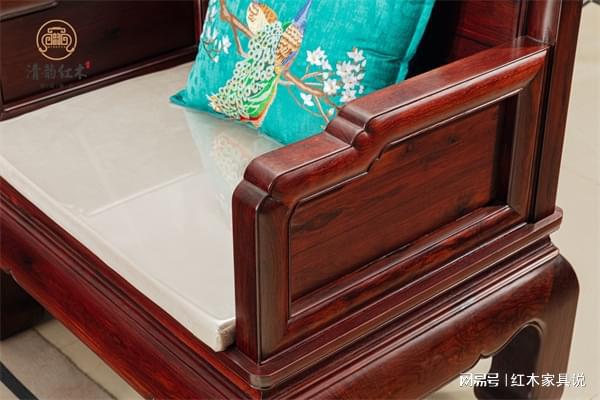 九游娱乐：巴里黄檀家具：传承文化定义品质家居清韵红木(图2)