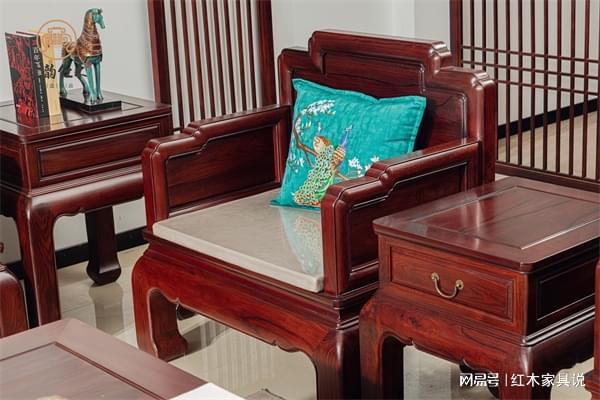 九游娱乐：巴里黄檀家具：传承文化定义品质家居清韵红木(图5)