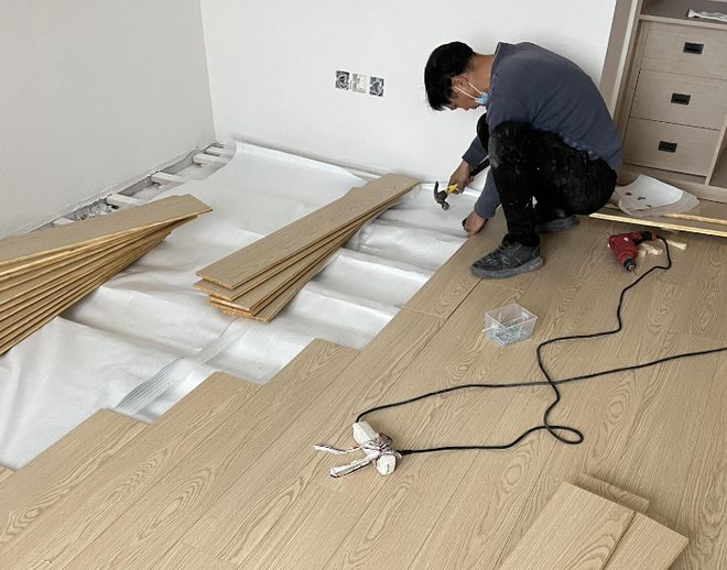 九游娱乐平台：为什么越来越多人后悔铺木地板了？有些话不吐不快太真实了！(图14)