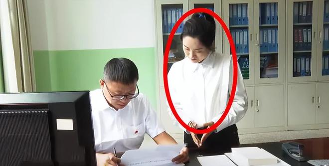 九游娱乐：职业中学美女老师出轨学生高颜值照片曝光该校学生披露大量隐情(图3)