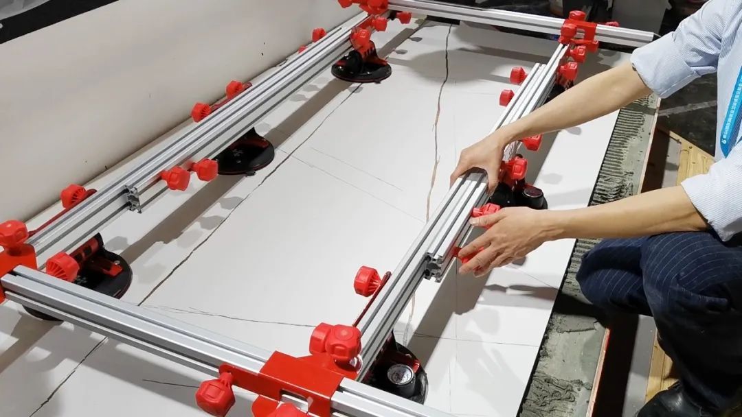 九游娱乐网站：用小米理念做砖用新零售理念卖砖！大将军瓷砖“卷”出了新高度(图3)