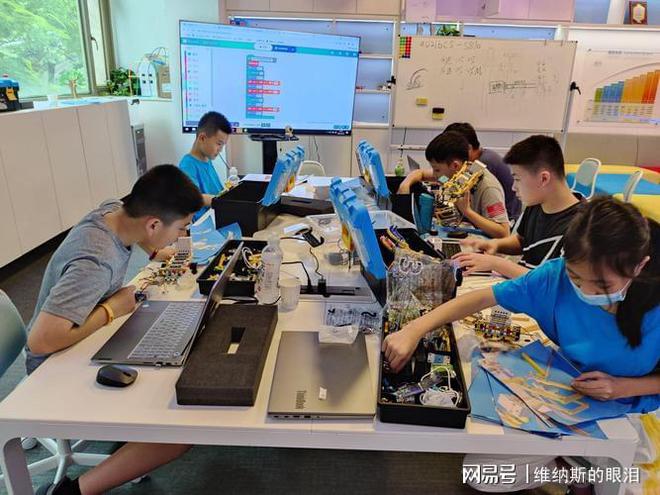 九游娱乐：如果我们所有人都报计算机那计算机不是人才过剩就饱和了嘛？(图1)
