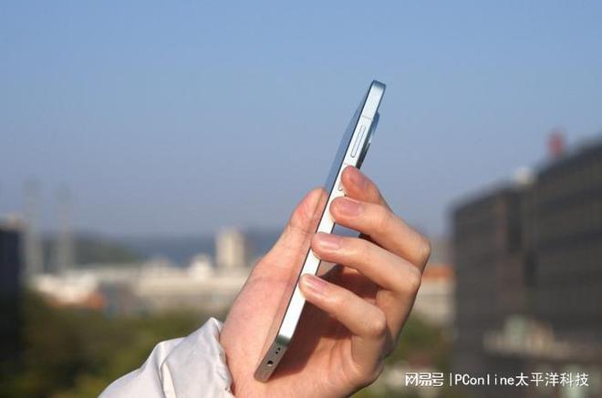 九游娱乐：一加Ace5：同档最强游戏体验多项旗舰同款配置！(图8)
