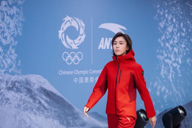 九游娱乐平台：石头与飞鸟徒步横穿塔克拉玛干挑战首阶段完成；香港100越野赛圆满落幕犀牛说(图14)