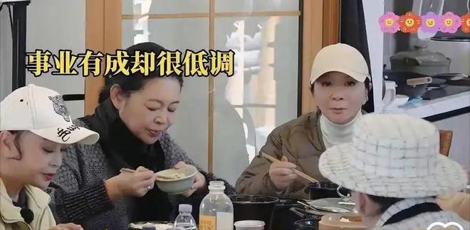 九游娱乐网站：偷鸡不成蚀把米!自以为能毁掉刘晓庆不料自己却被扒了个底朝天(图3)