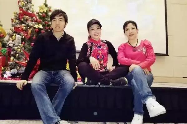 九游娱乐网站：偷鸡不成蚀把米!自以为能毁掉刘晓庆不料自己却被扒了个底朝天(图12)