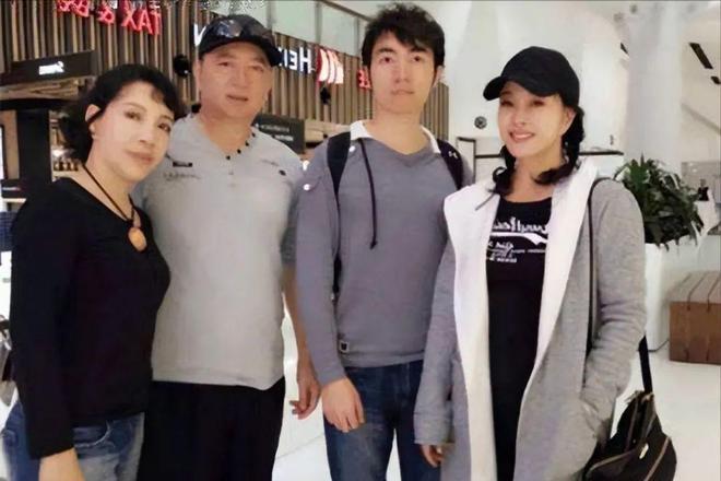 九游娱乐网站：偷鸡不成蚀把米!自以为能毁掉刘晓庆不料自己却被扒了个底朝天(图15)