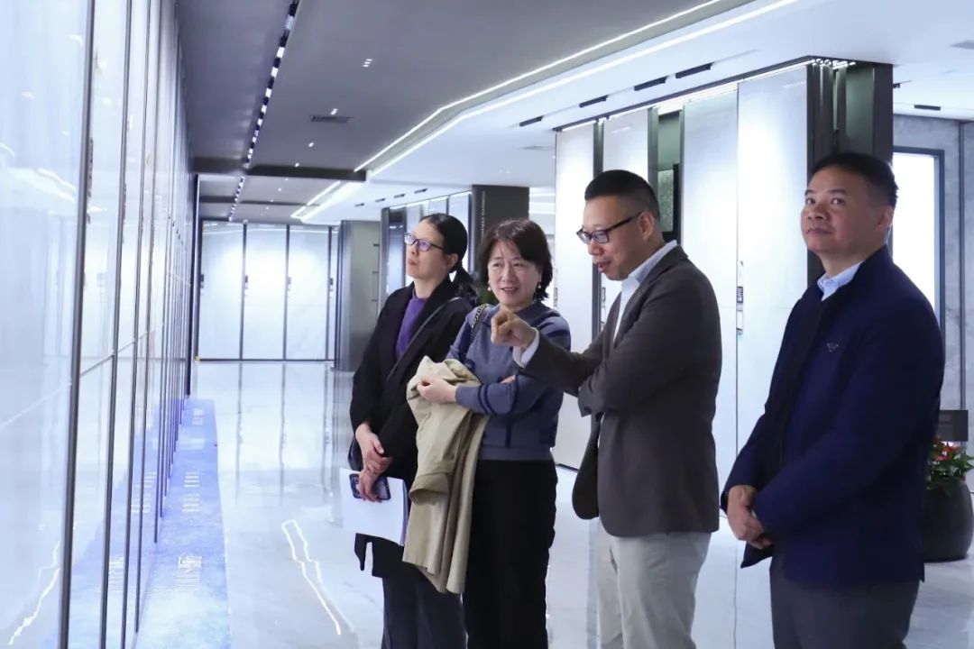 九游娱乐：标准引领高质量发展！《消费品质量分级陶瓷砖》国家标准调研会成功召开(图3)
